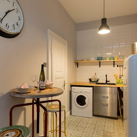شقة بودابست  في Deluxe Twin Studio In Kazinczy Street المظهر الخارجي الصورة