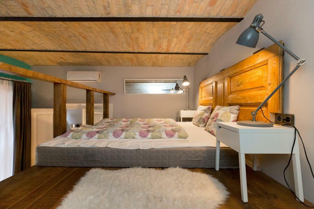 شقة بودابست  في Deluxe Twin Studio In Kazinczy Street المظهر الخارجي الصورة